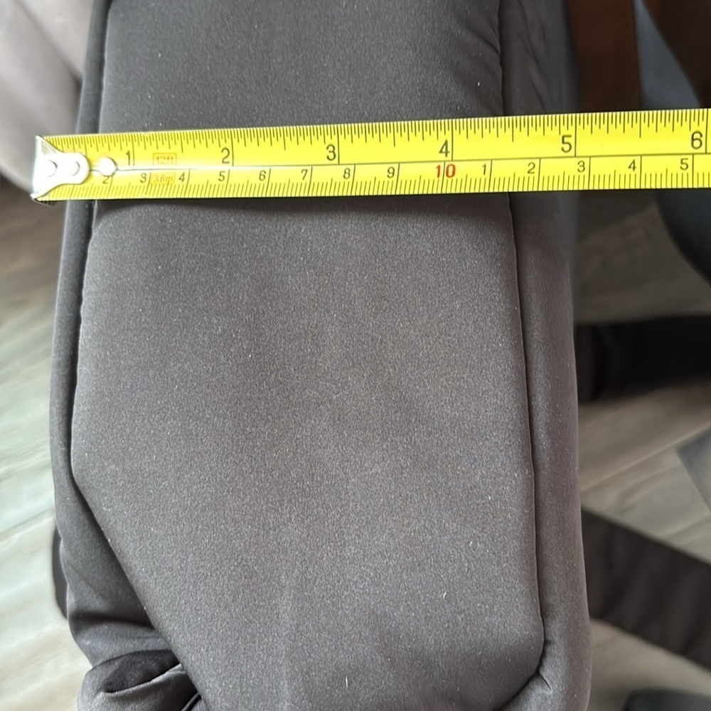 Bearpaw Puffer Flap Top Snap & bungee pull,side zip pockets,padded laptop sleeve - Picture 12 of 12